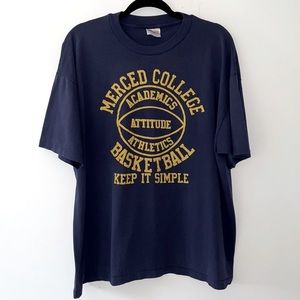 1/1 natural distressed & sun faded vtg college 🏫 basketball 🏀 Team Tee Uni‌